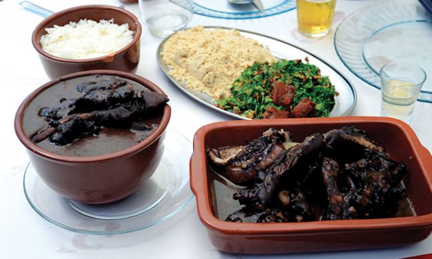 Feijoada e samba como nos velhos tempos